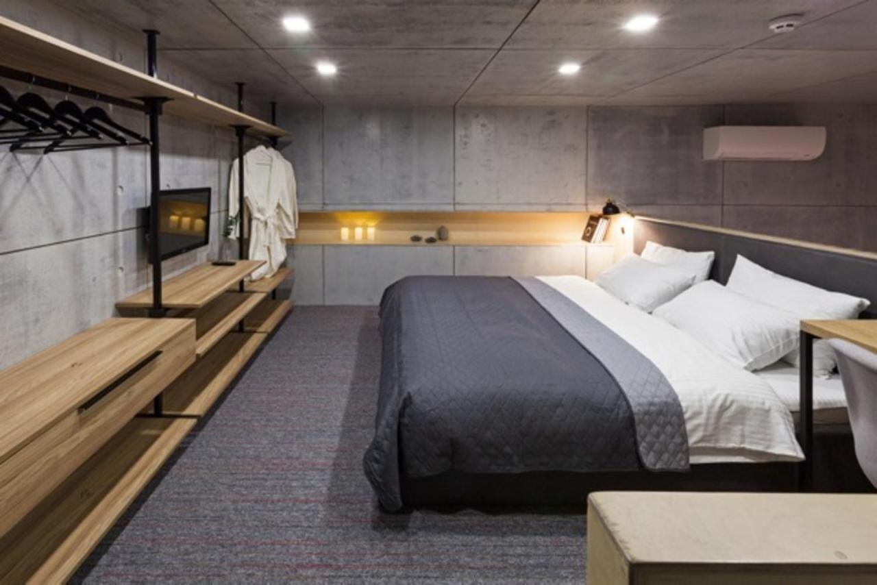 Hiport Apart Hotel Dnipro Ngoại thất bức ảnh